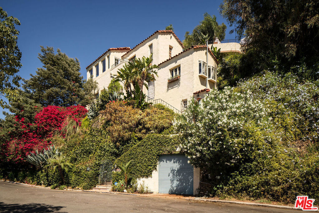 3346 N Knoll Drive — photo