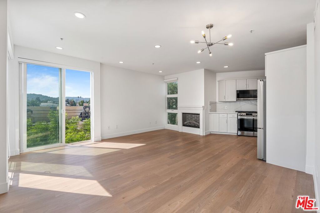 11011 Huston Street 212 — photo
