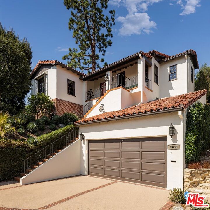 2430 Lanterman Terrace — photo