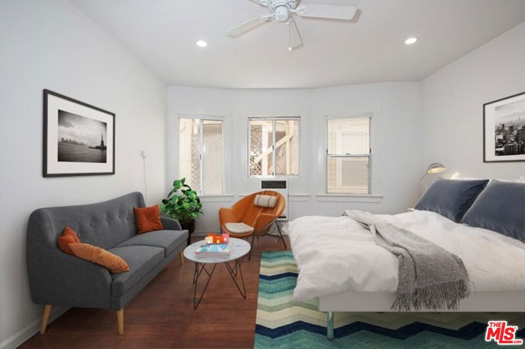 40 Rose Avenue 2 — photo