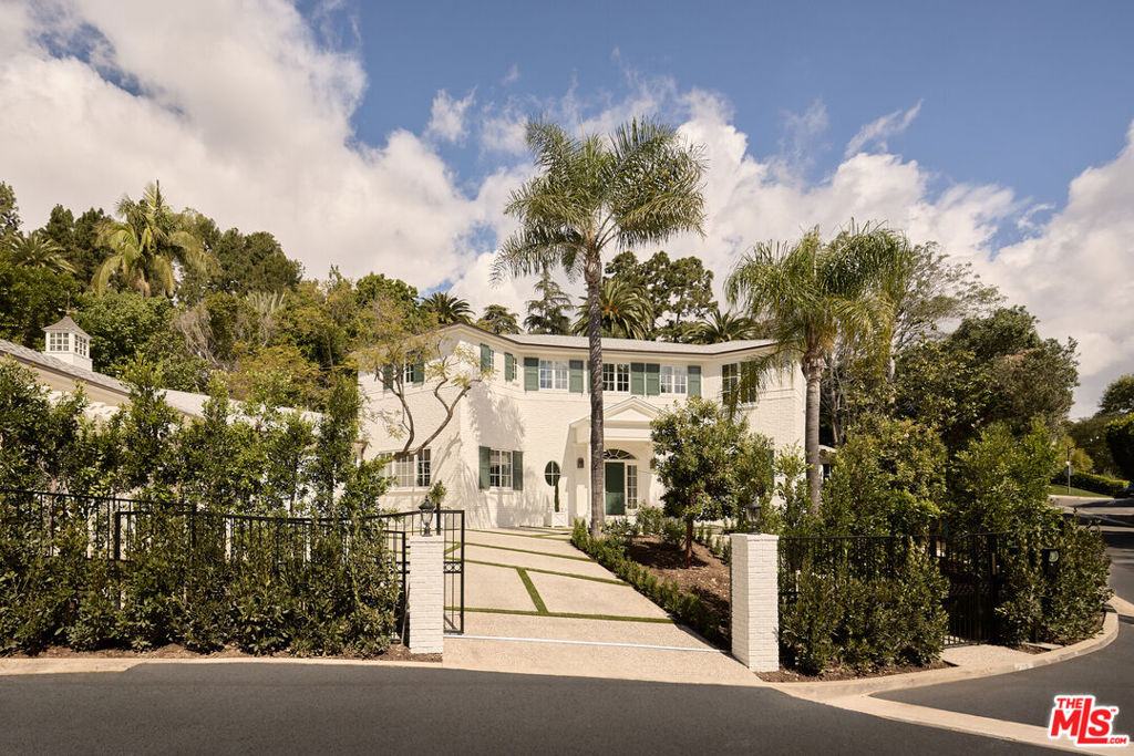 31 Oakmont Drive — photo