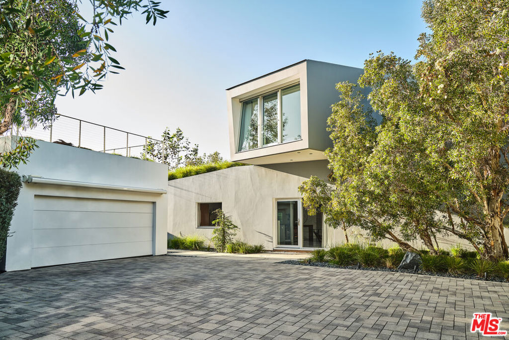 103 Winnett Place — photo