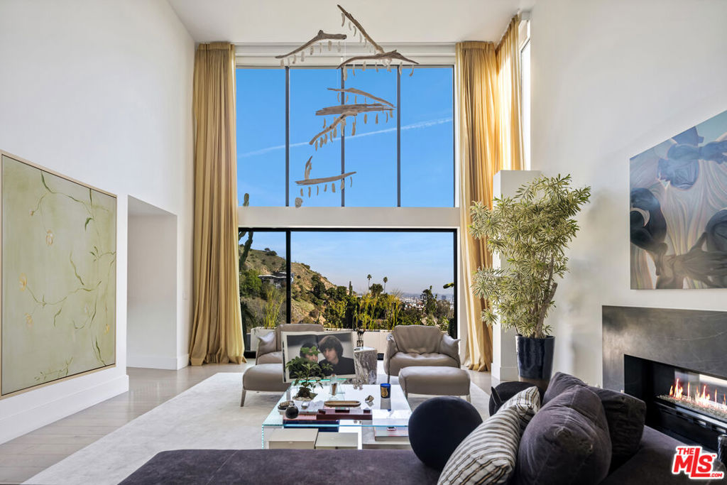 8080 Laurel View Drive — photo