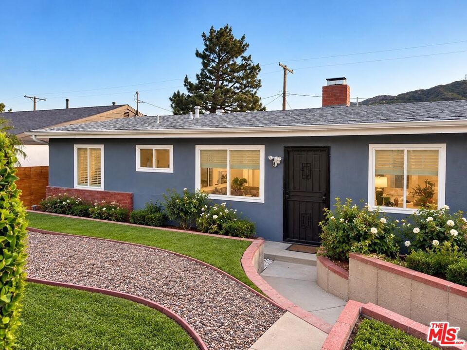 3512 Fairchild Street — photo