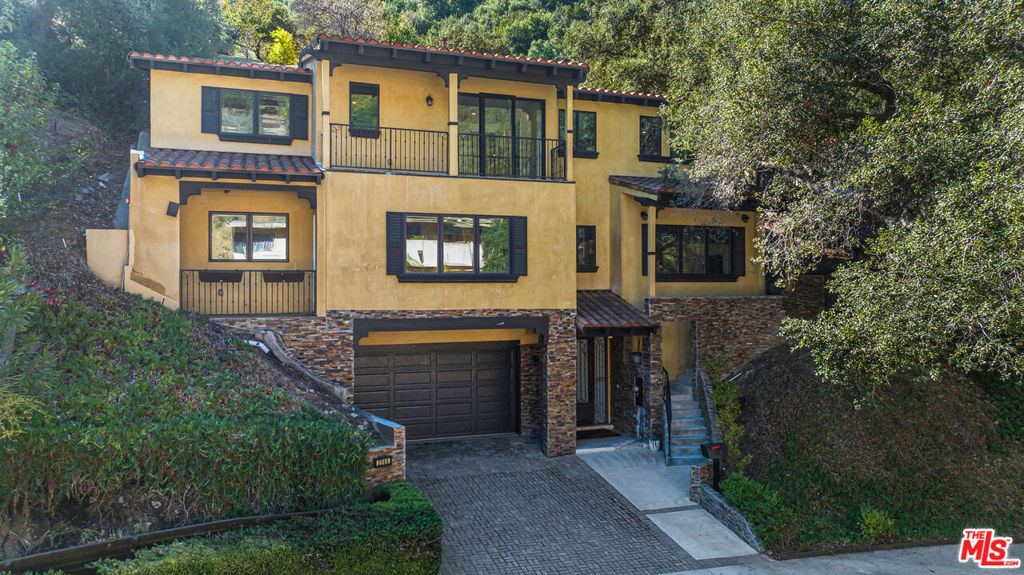 2566 E Chevy Chase Drive — photo