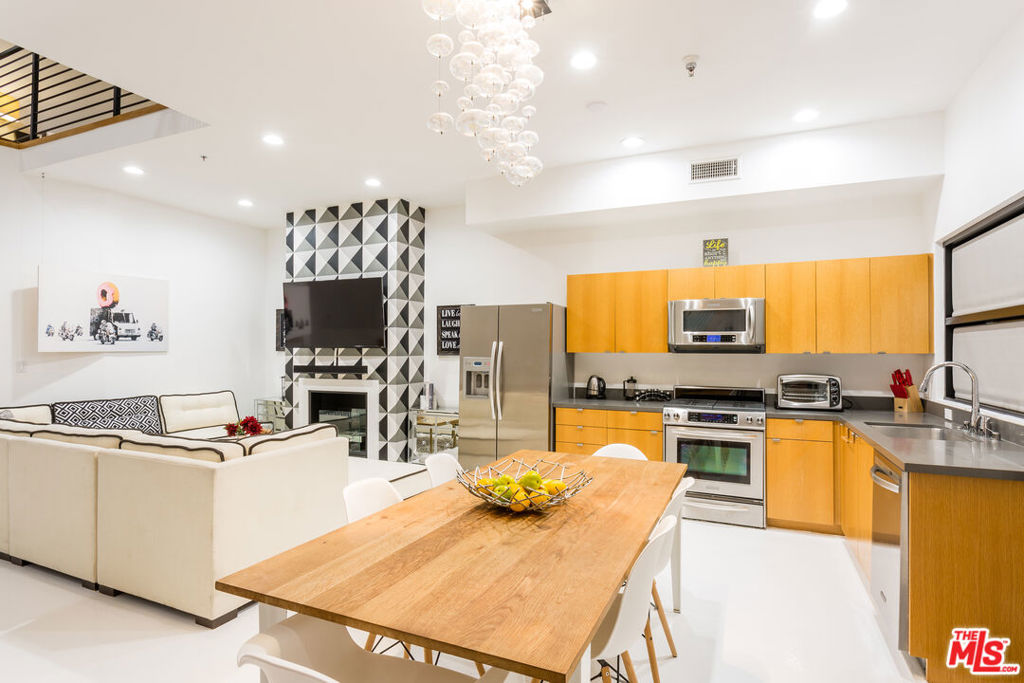 815 Hampton Drive 7 — photo