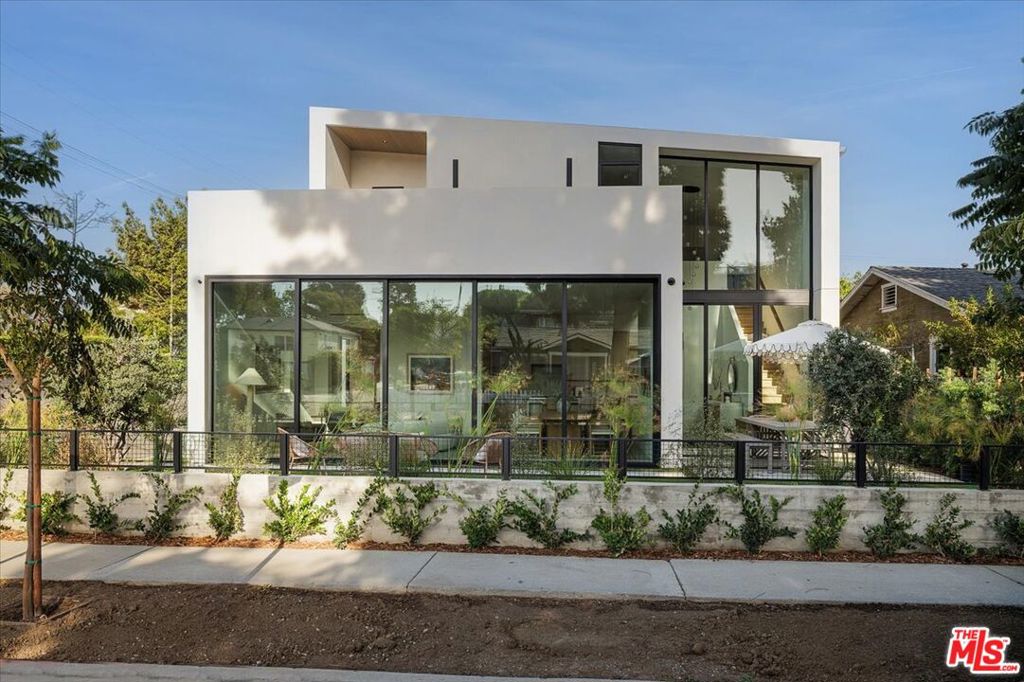 3404 Caroline Avenue — photo