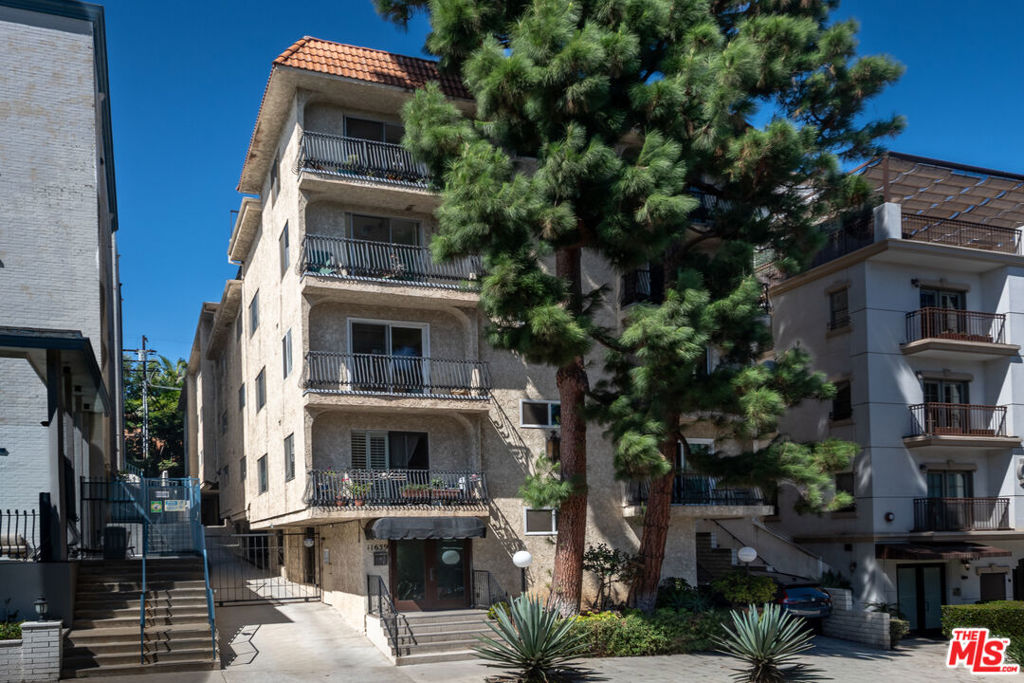 11639 Chenault Street Unit 302 — photo