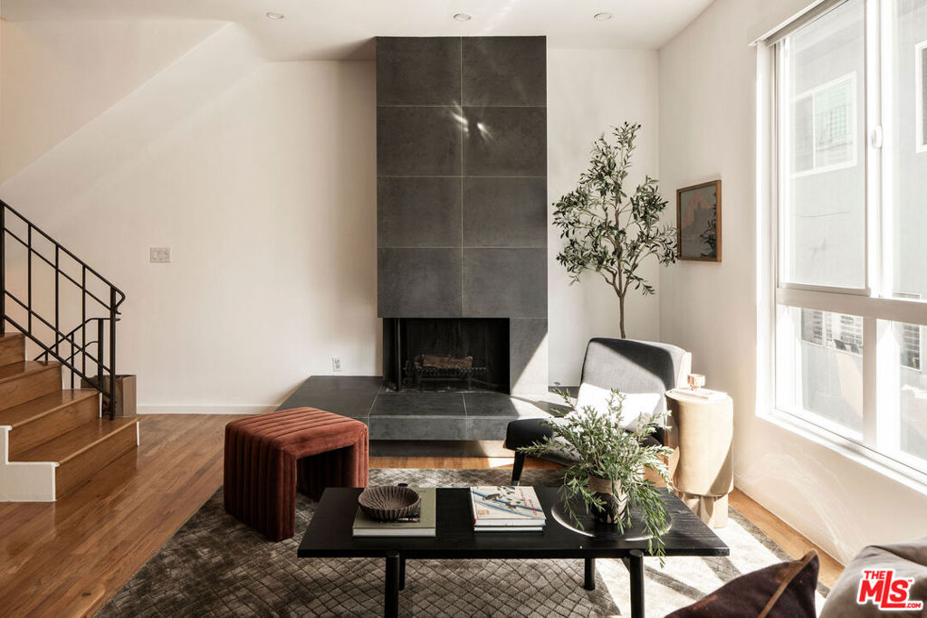 1260 N Kings Road Unit 2 — photo