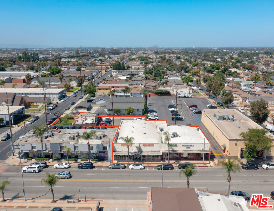17047 Bellflower Boulevard — photo