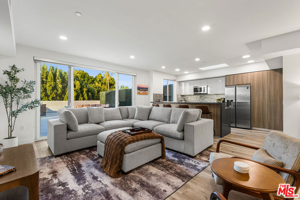 4806 Sylmar Ave Penthouse Ph2 — photo