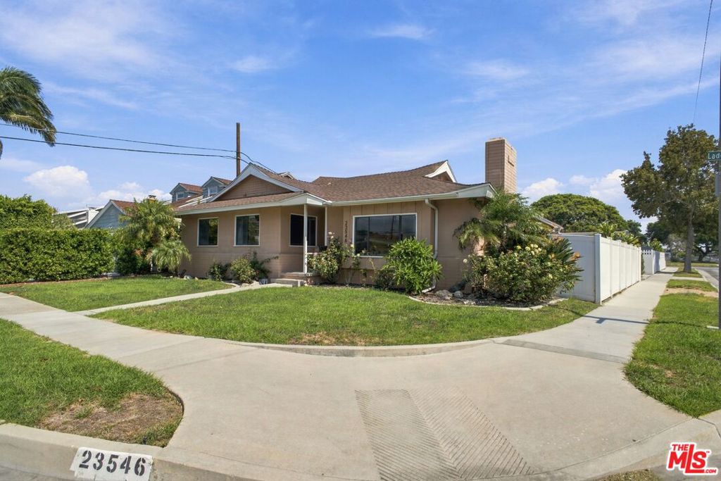 23546 Ladeene Avenue — photo