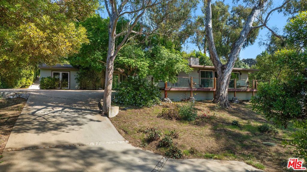 6100 Bonsall Drive — photo