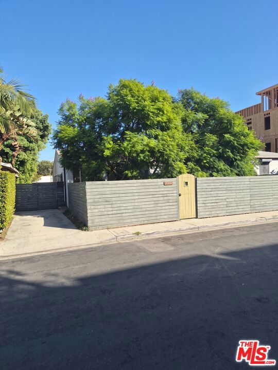 2230 S Ridgeley Drive — photo