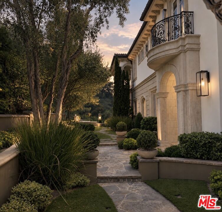 2680 Bowmont Drive — photo