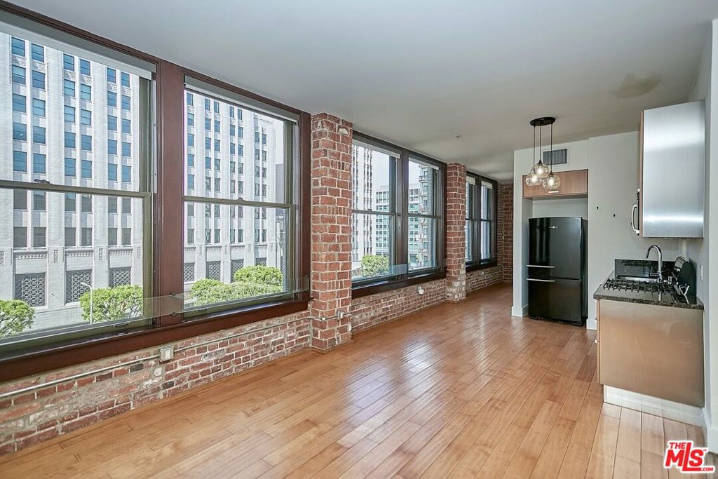 460 S Spring Street 501 — photo