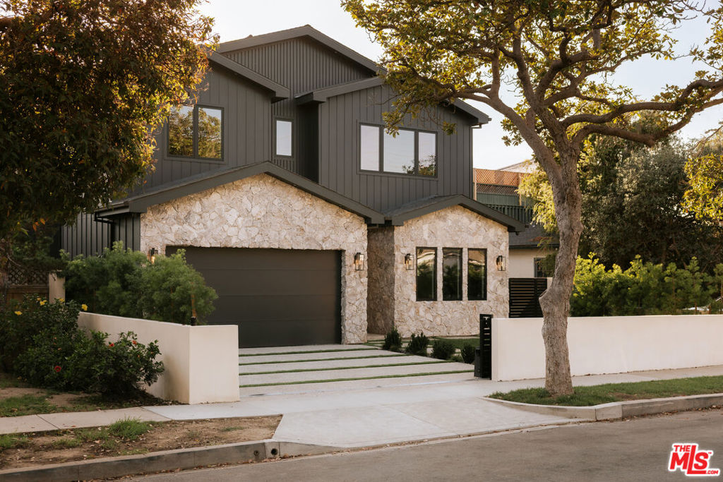 3621 Moore Street — photo