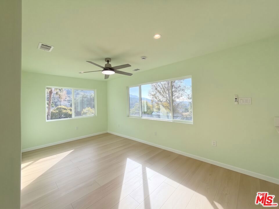 Home in Burbank, CA 91504 — photo 3