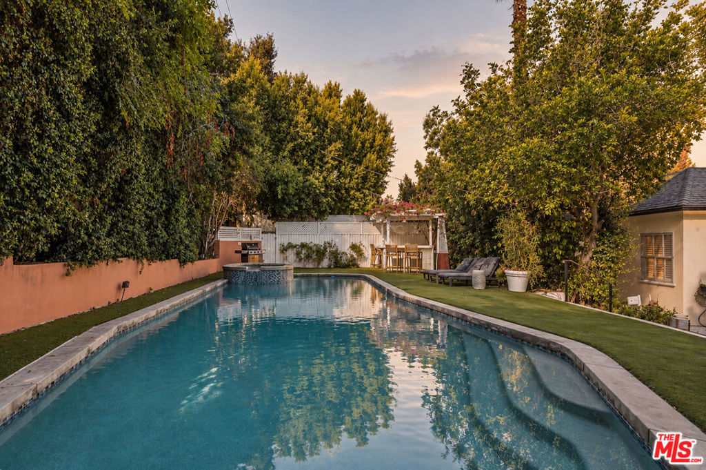 13016 Greenleaf Street — photo