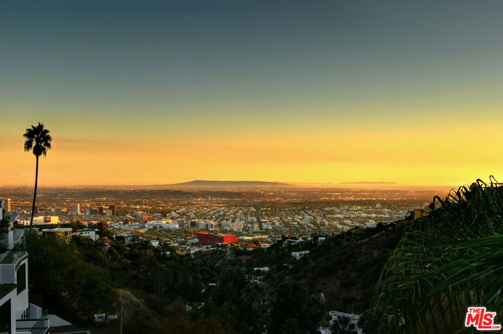 2137 Sunset Plaza Dr. — photo