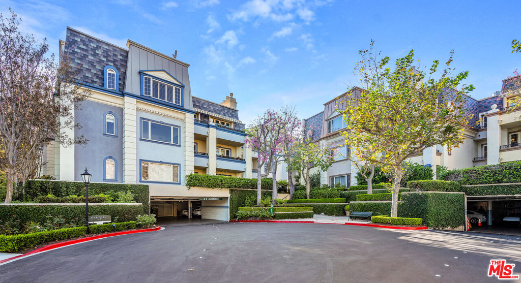 10128 Empyrean Way 203 — photo