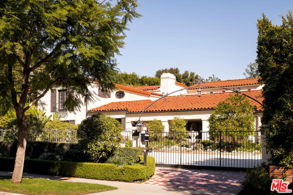 902 N Whittier Drive — photo