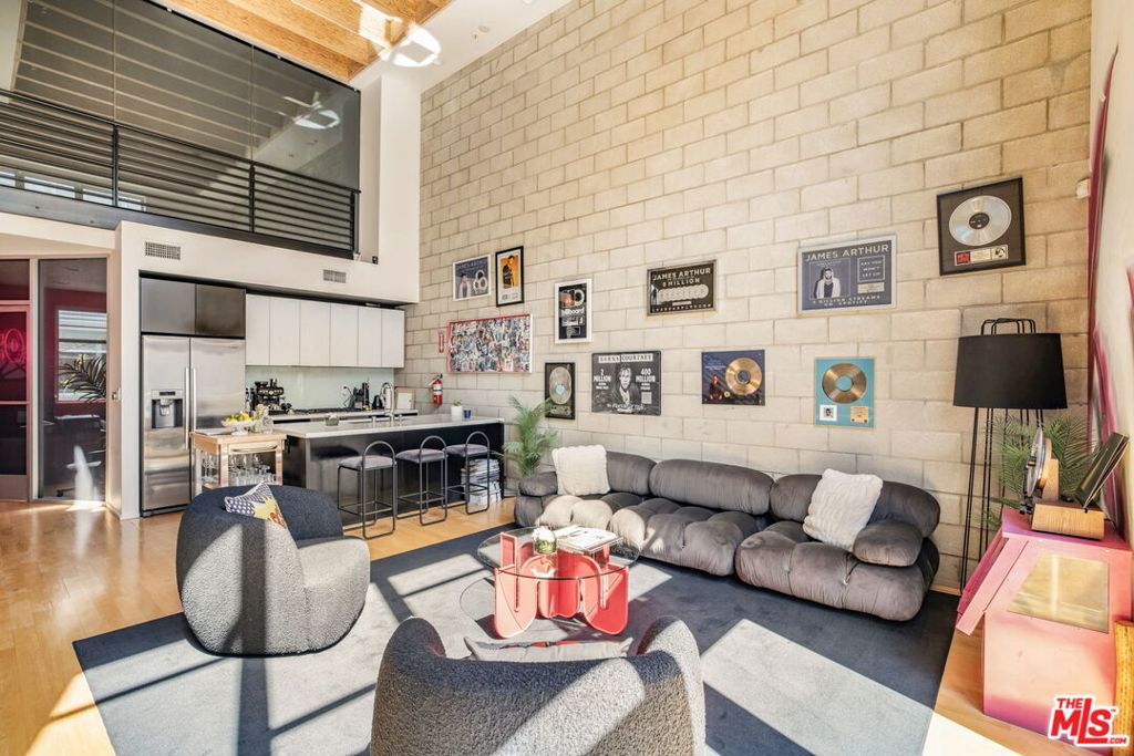 3450 Cahuenga Boulevard Unit 604 — photo