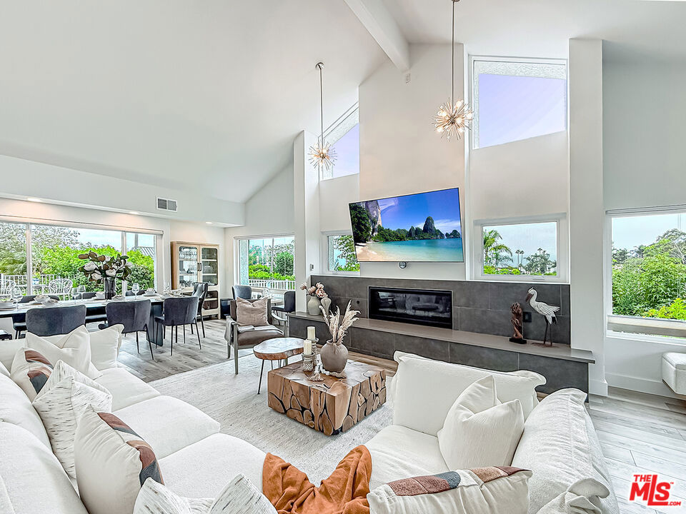 3536 Malibu Country Drive — photo