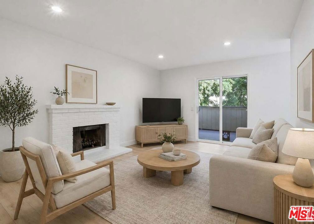 2511 Easton Place 48 — photo