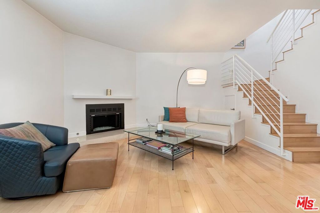 1830 Colby Avenue 9 — photo