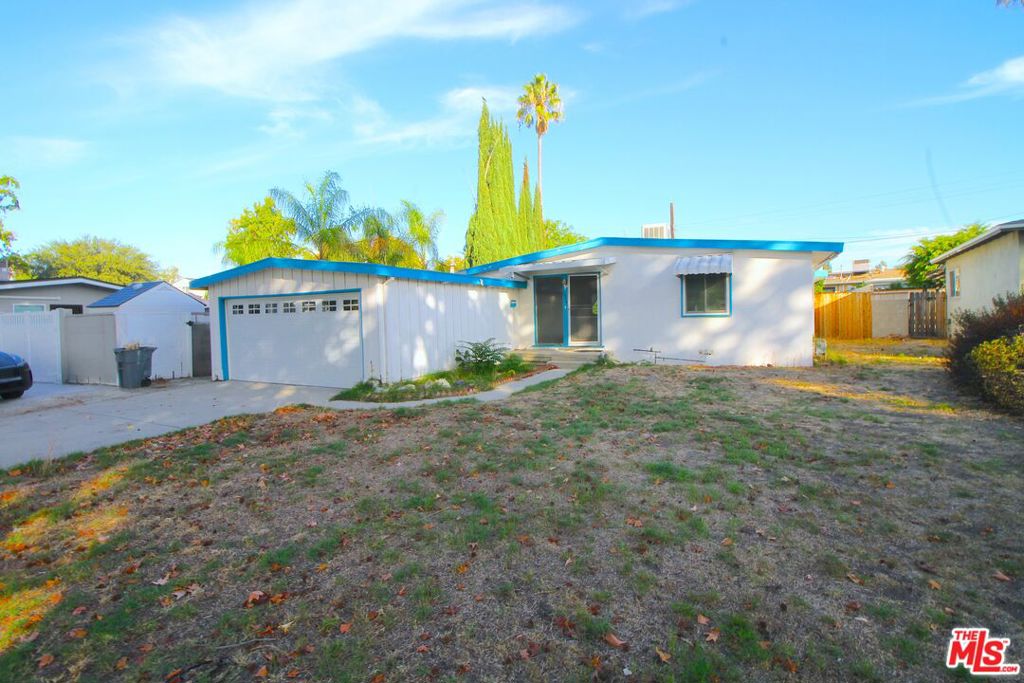 13149 Archwood Street — photo