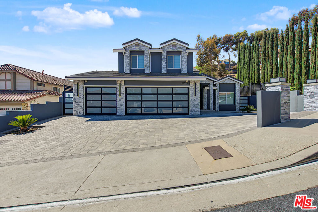 13039 Garris Avenue — photo