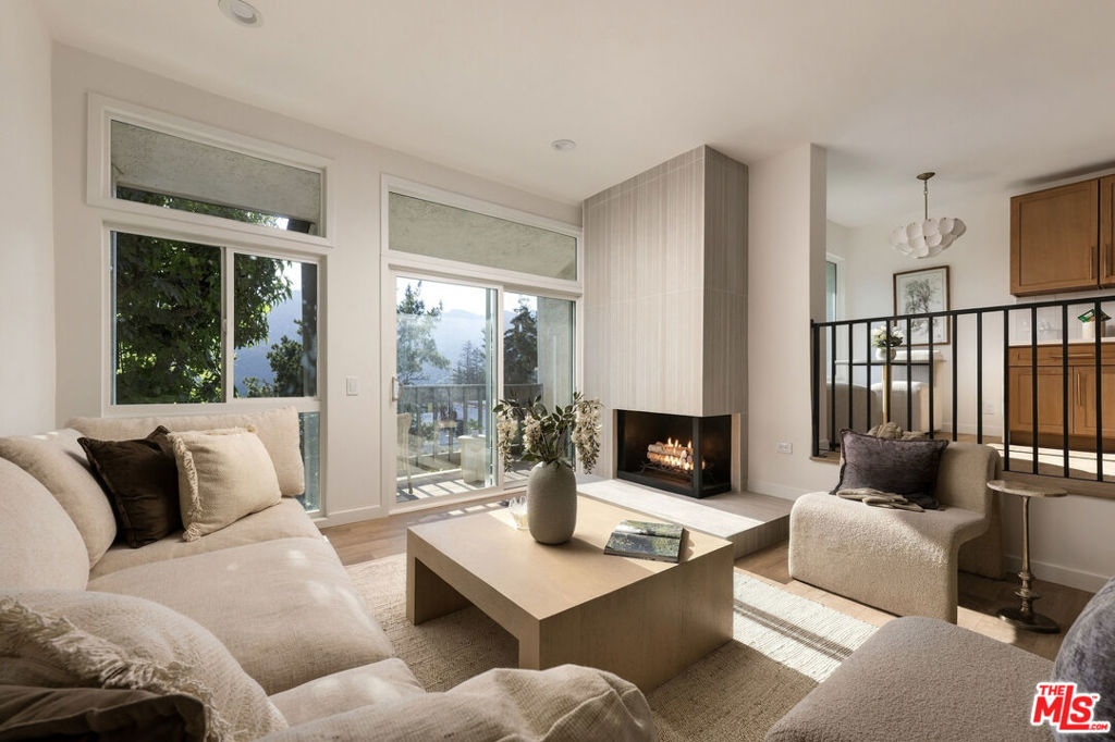1698 Palisades Drive — photo