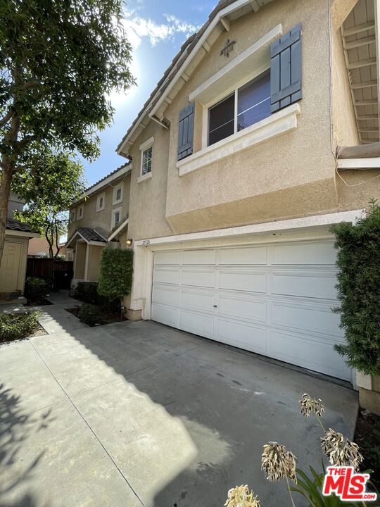 25526 Baycrest Court — photo