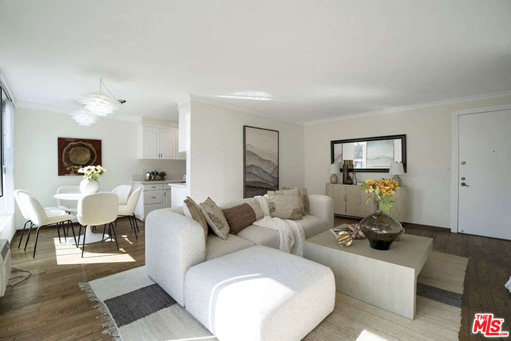 525 N Sycamore Avenue Unit 306 — photo