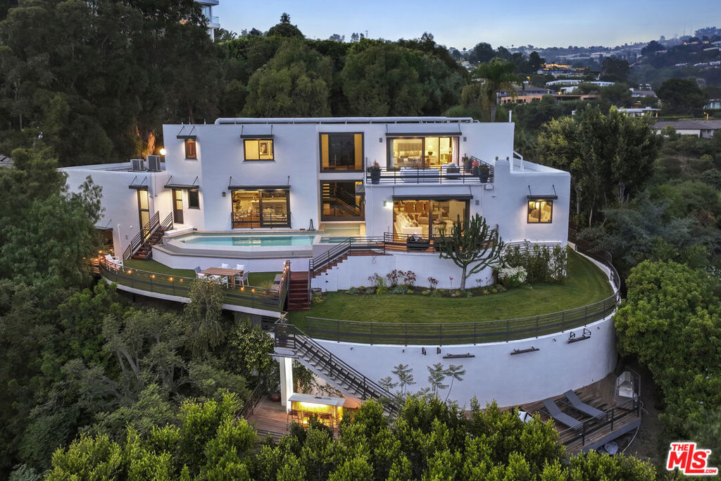 9330 Beverly Crest Drive — photo
