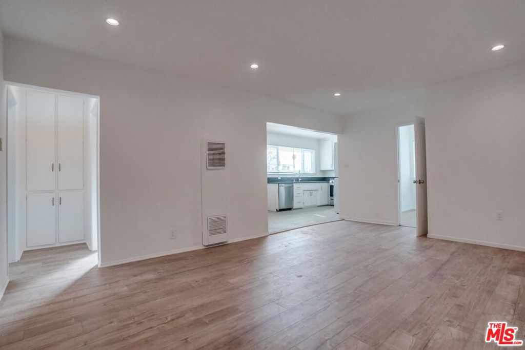629 Hardin Drive Unit 3 — photo