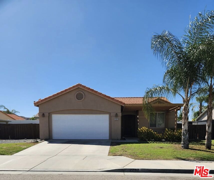 2292 Versailles Street — photo