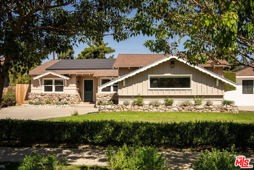 16125 Gledhill Street — photo