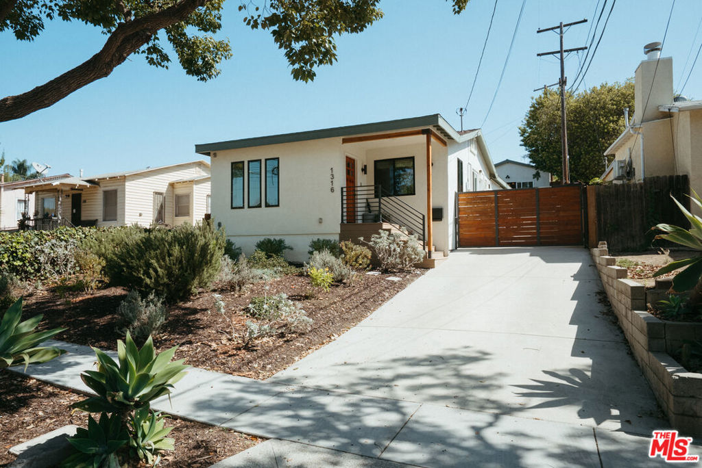 1316 N Chester Avenue — photo