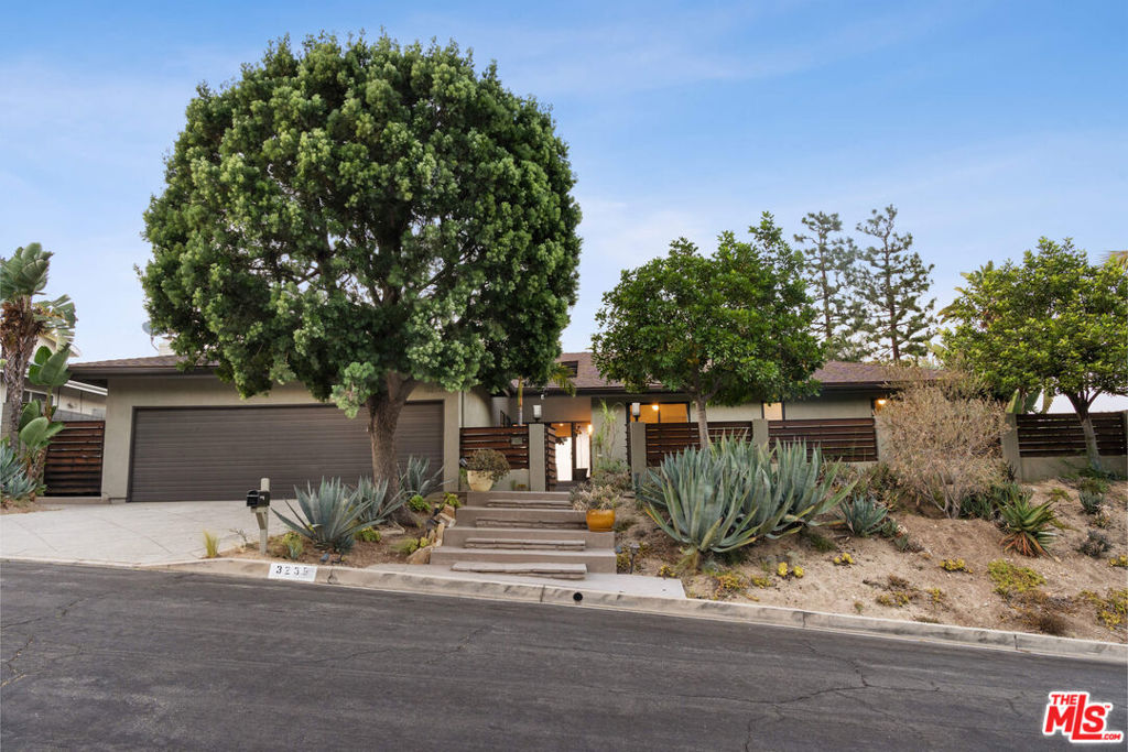 3235 Steven Drive — photo