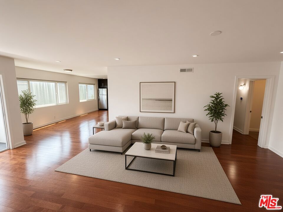 811 S Bedford Street 2D — photo
