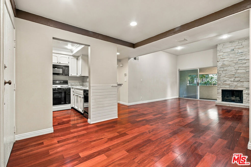 7800 Topanga Canyon Boulevard Unit 322 — photo