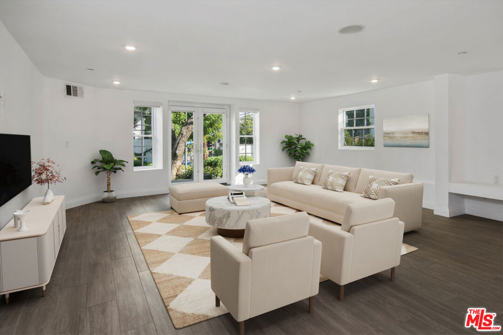 1105 Alta Loma Road 5 — photo
