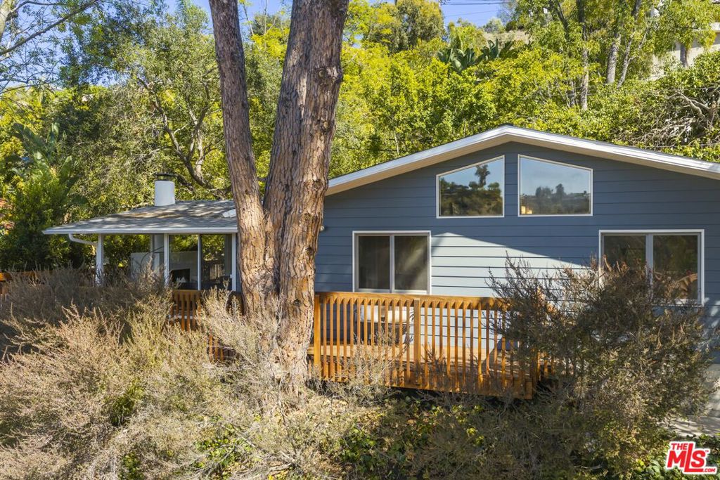 2856 Nichols Canyon Road — photo