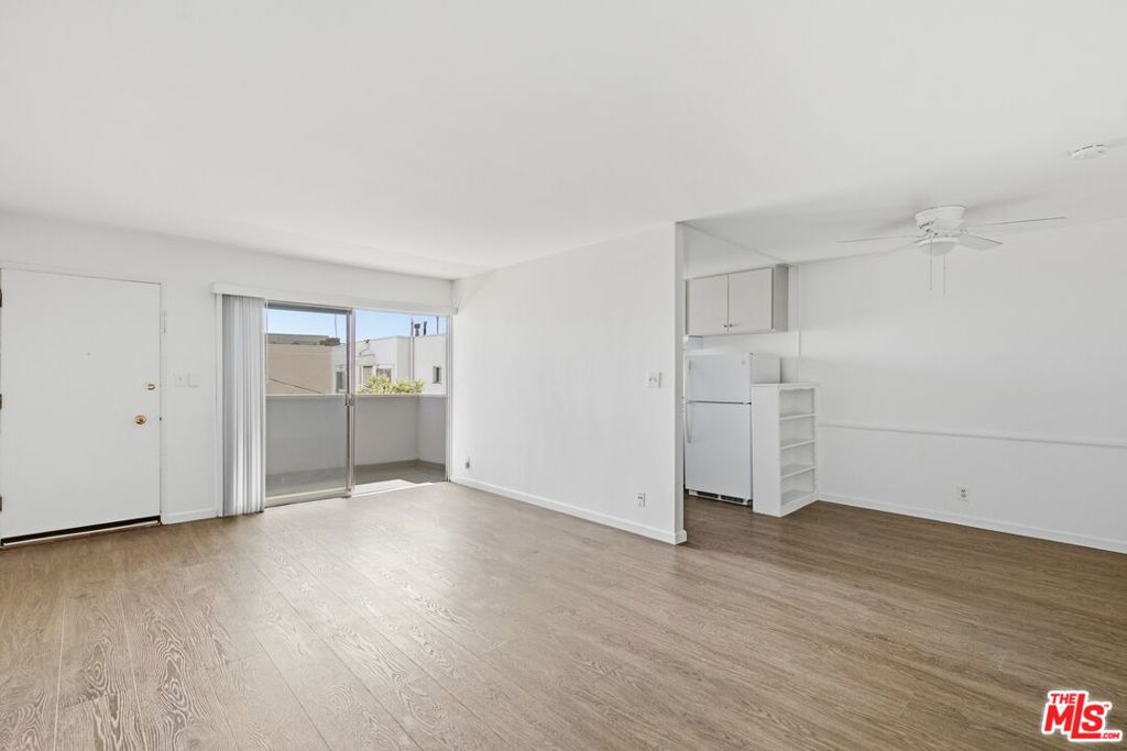 1528 Winona Boulevard 9 — photo