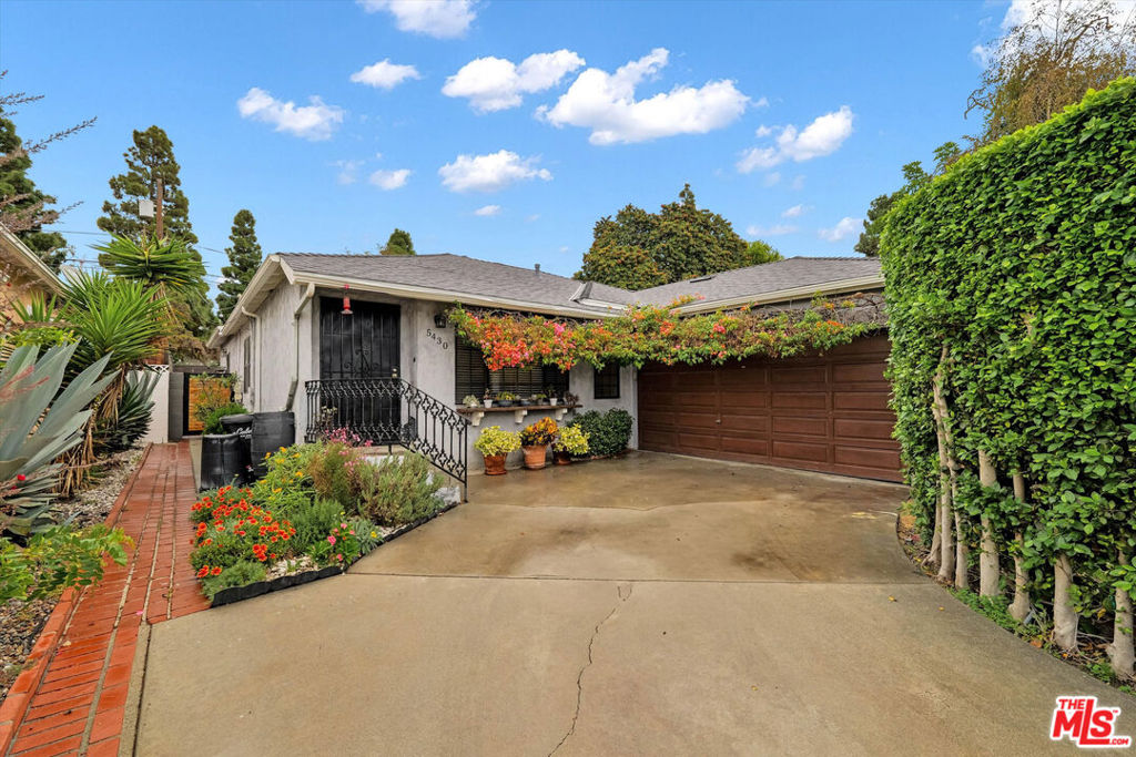5430 Selmaraine Drive — photo