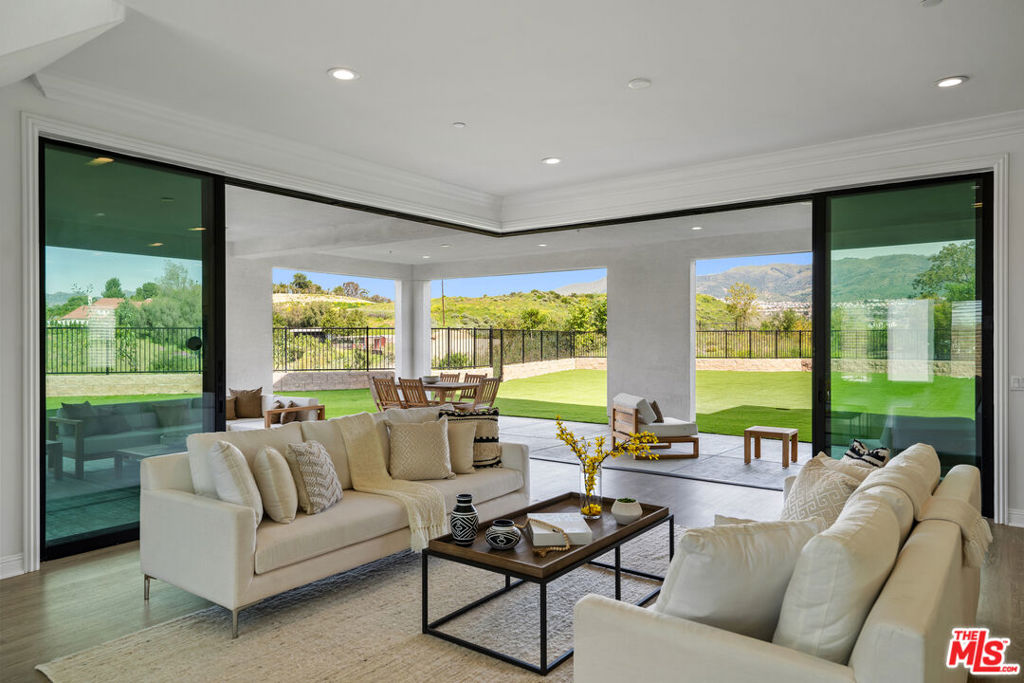 10615 Wood Briar Court — photo