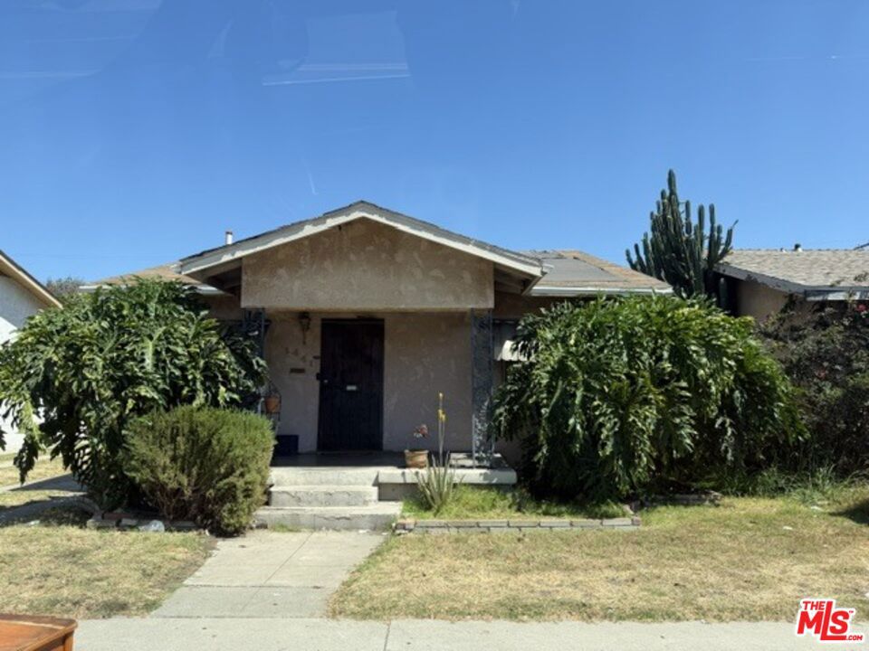 1441 W Gage Avenue — photo