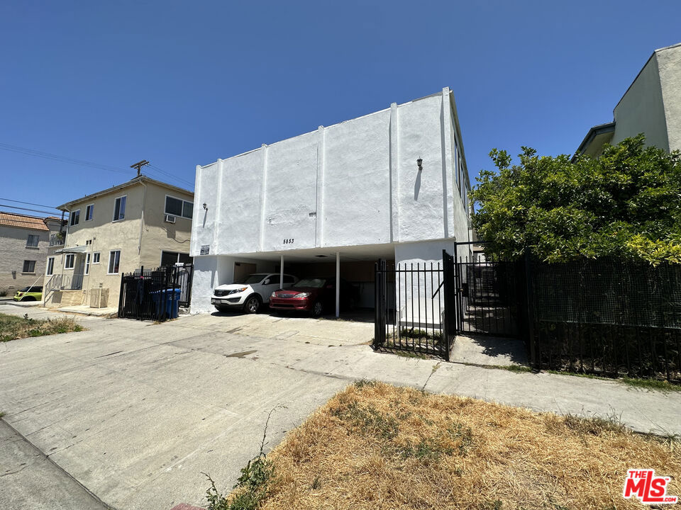 5853 Gregory Avenue — photo